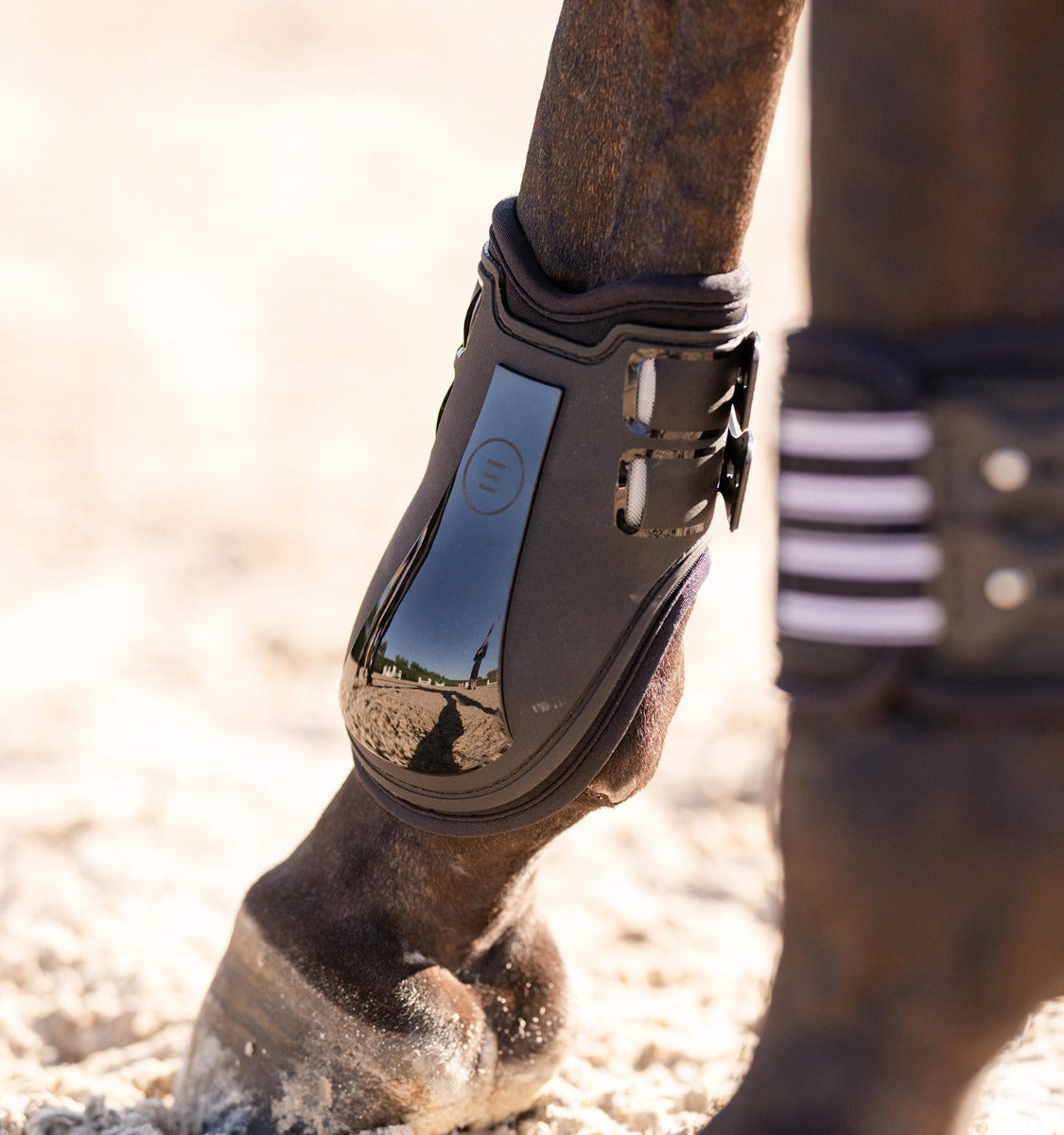 https://equitavisports.ca › products › essential®-air2™-hind-boot-equifit