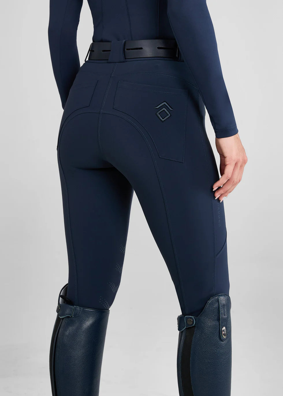 https://equitavisports.ca › products › pantalon-de-concours-pour-femme-mi-haute-aztec-diamond