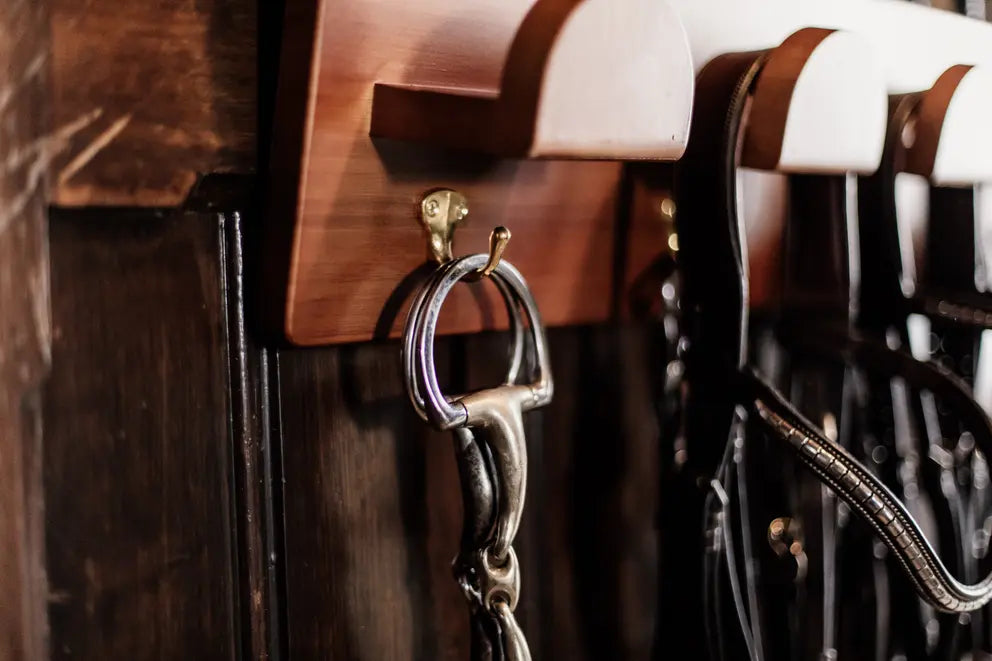 https://equitavisports.ca/products/porte-brides-kentucky