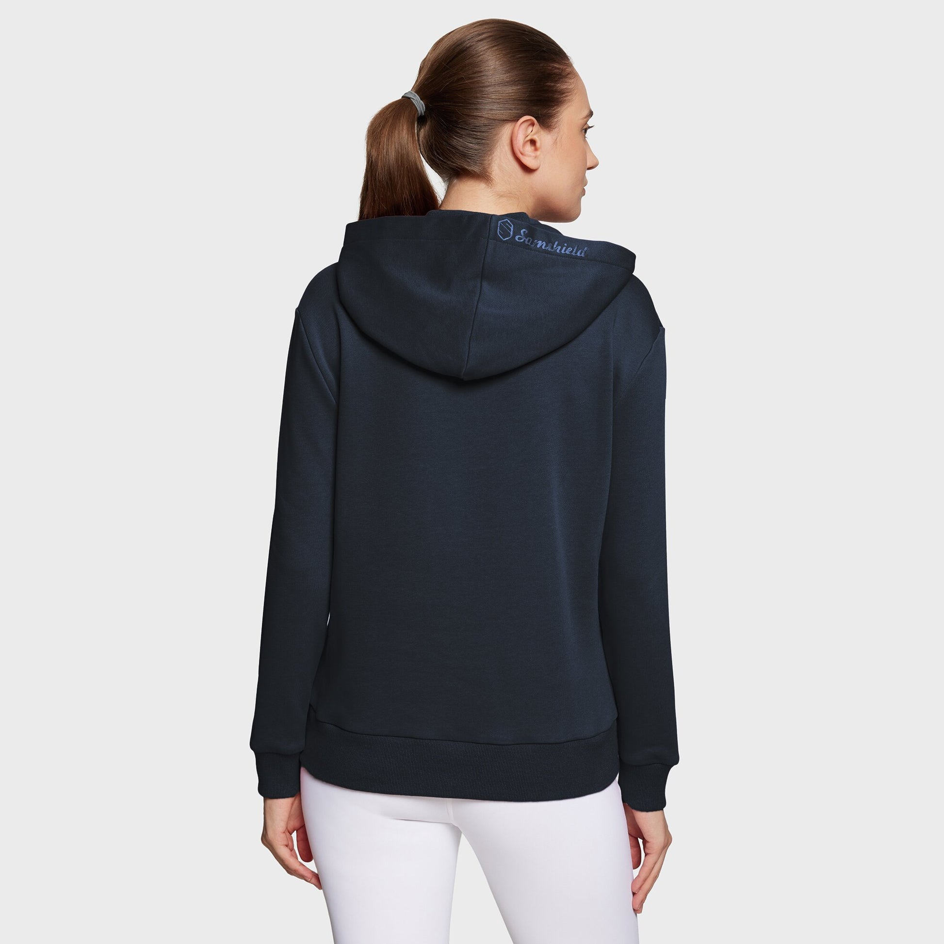 https://equitavisports.ca › products › chandail-pour-femme-hoodie-camilla-samshield-fw25