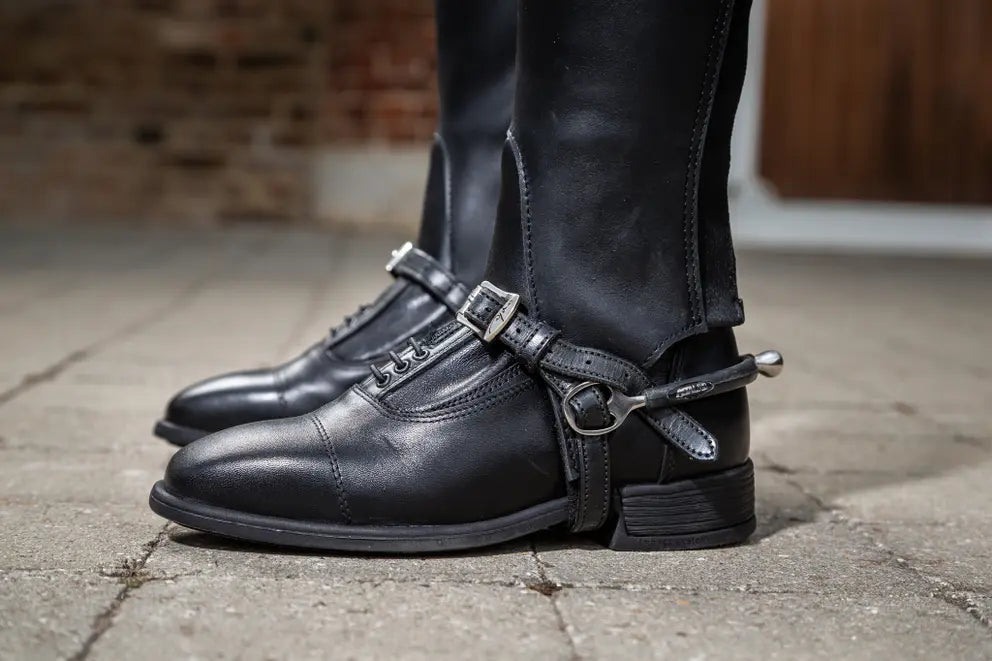 https://equitavisports.ca/products/lanieres-deperons-dyon