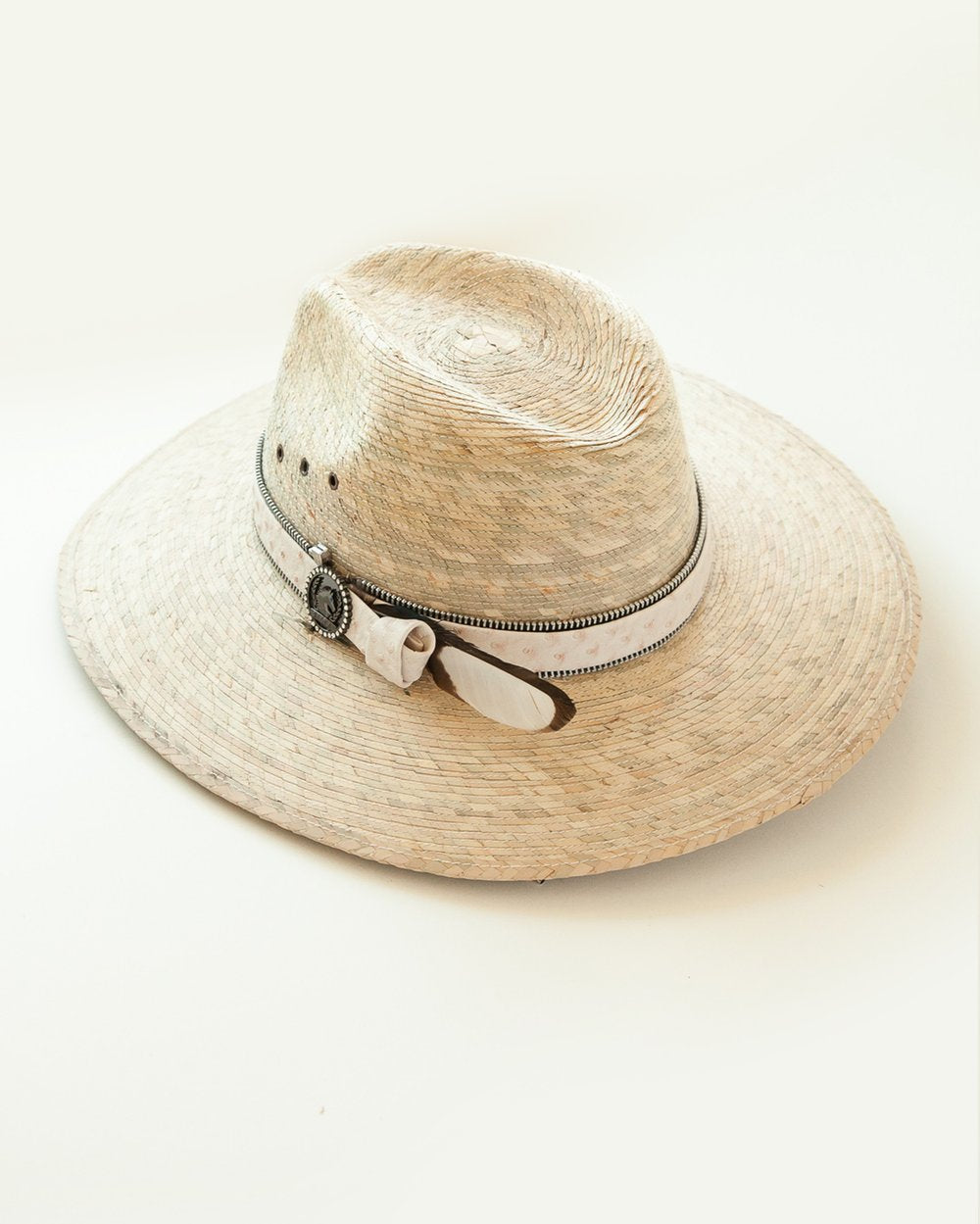 https://equitavisports.ca/products/chapeau-the-steed-riata