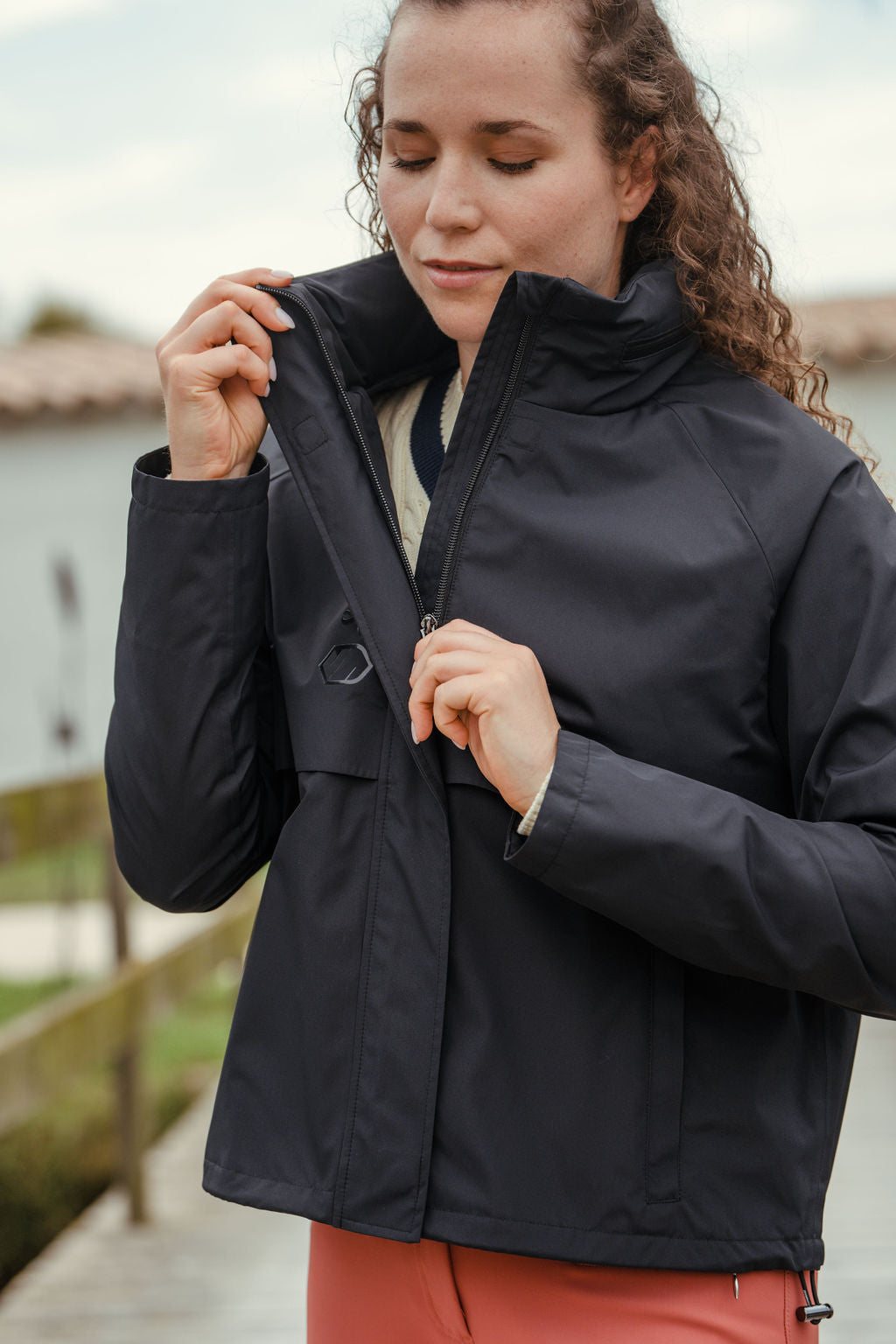 https://equitavisports.ca › products › manteau-de-pluie-lina-samshield-ss25