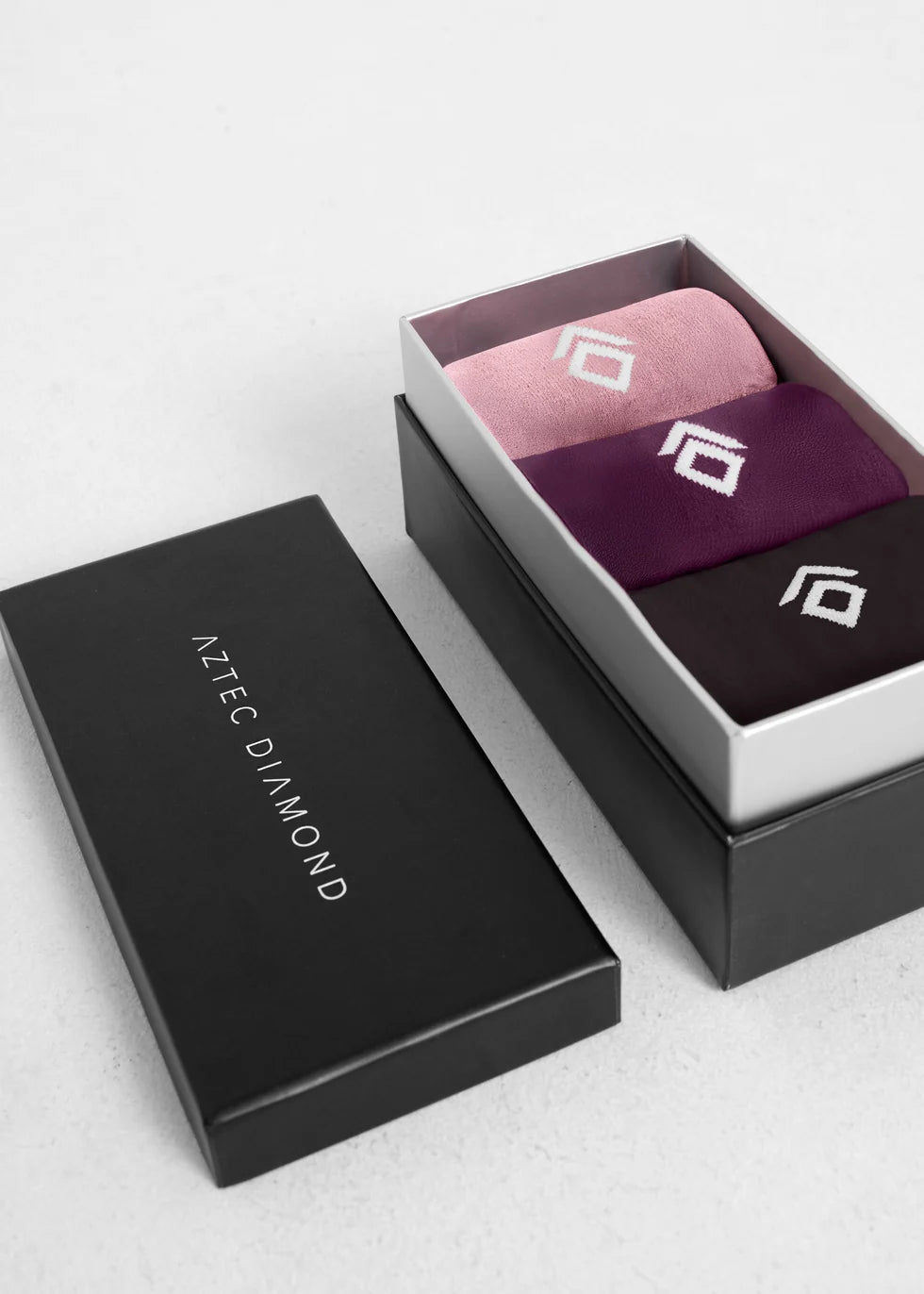 https://equitavisports.ca › products › coffret-cadeau-de-bas-aztec-diamond-fw26
