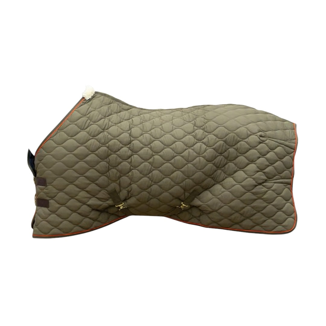 https://equitavisports.ca › products › couverture-decurie-wave-kentucky-horsewear
Couverture d'Ecurie Wave | Kentucky Horsewear