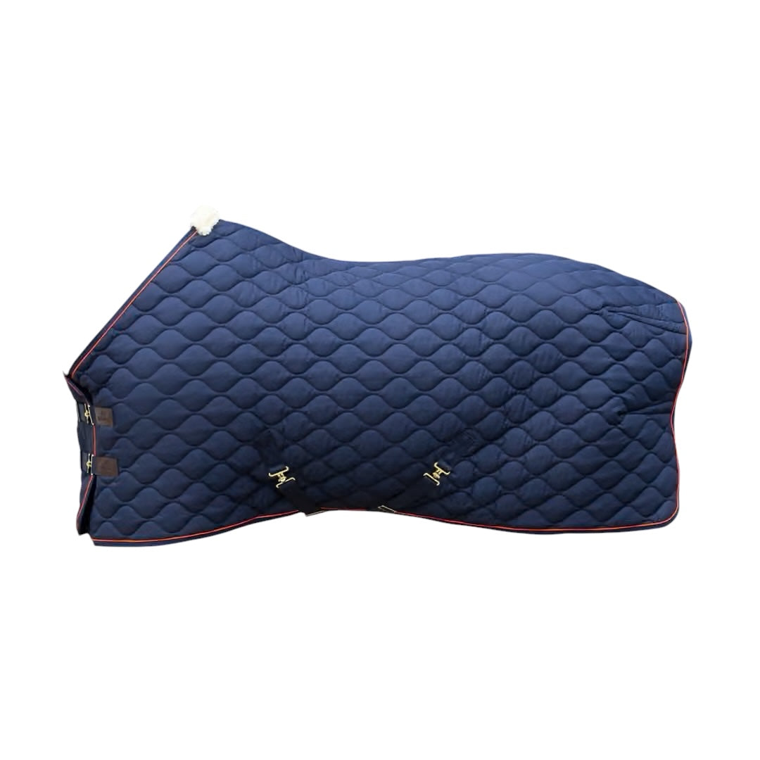 https://equitavisports.ca › products › couverture-decurie-wave-kentucky-horsewear
Couverture d'Ecurie Wave | Kentucky Horsewear