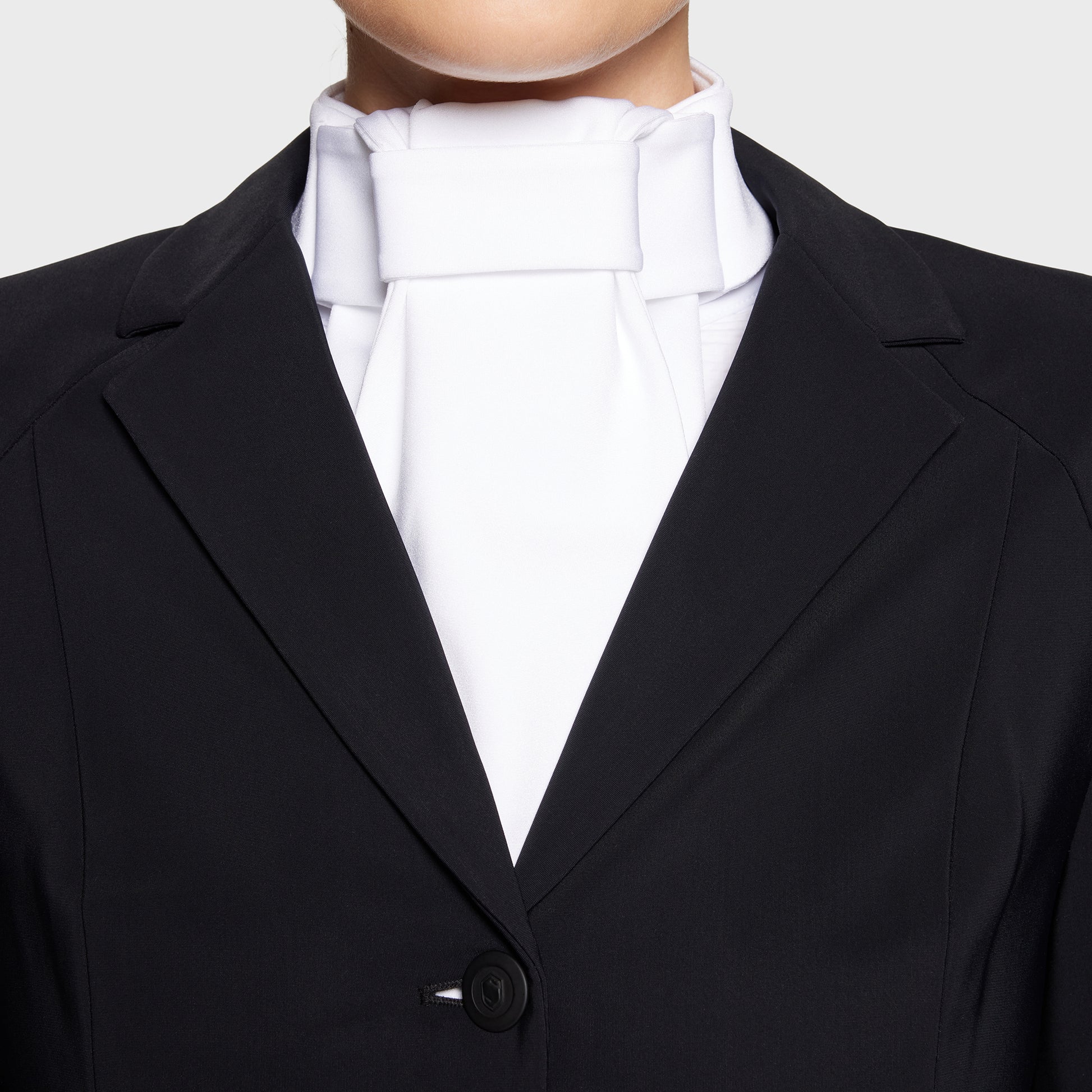 https://equitavisports.ca › products › lavaliere-plastron-shamshield-fw25