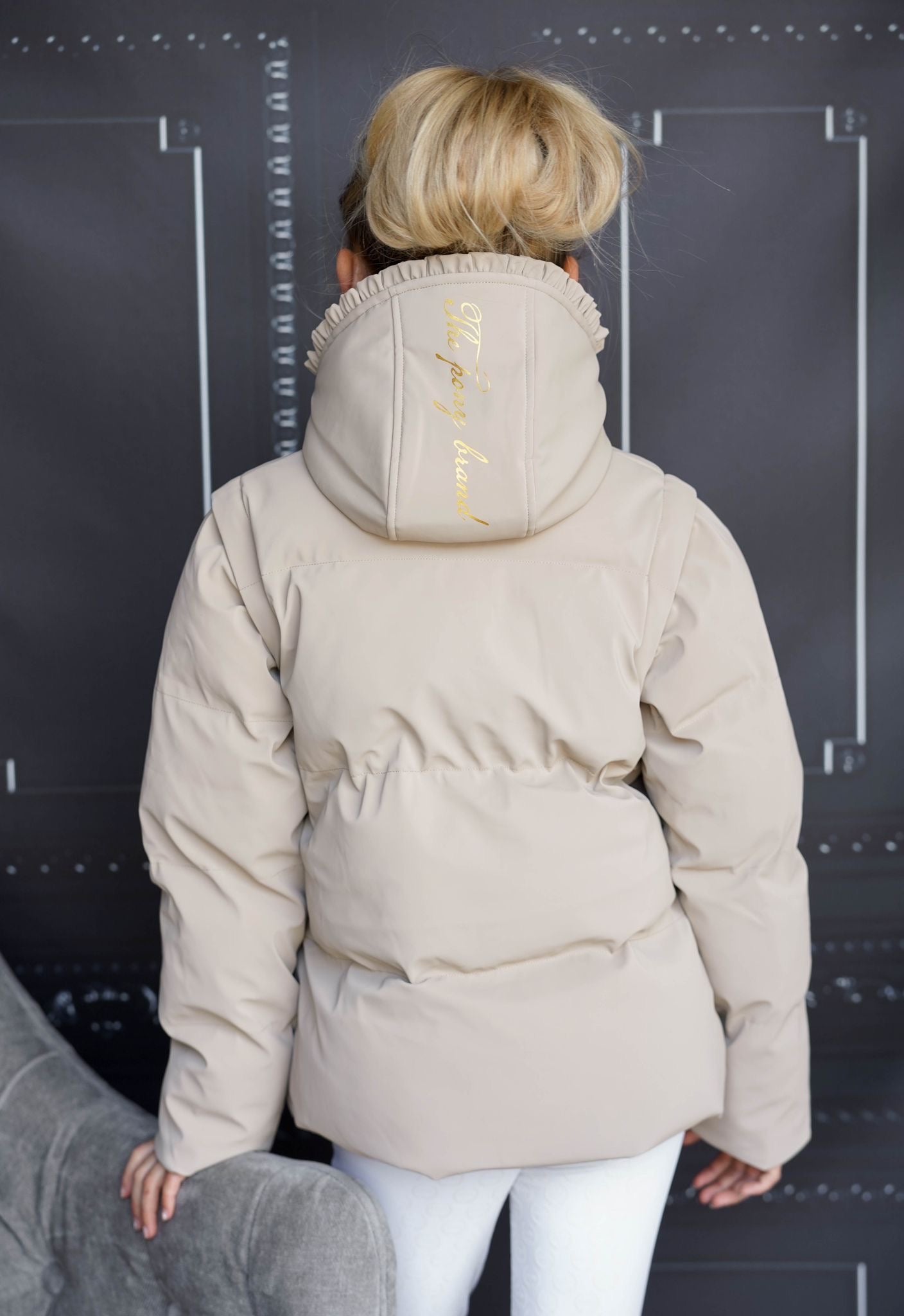 https://equitavisports.ca › products › manteau-d-hiver-beige-joline