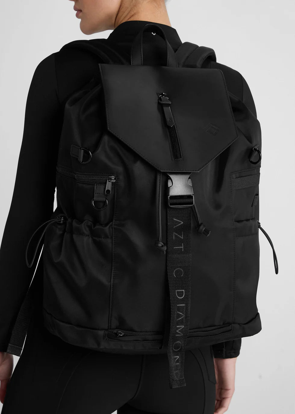 https://equitavisports.ca › products › sac-pour-concours-aztec-diamond
