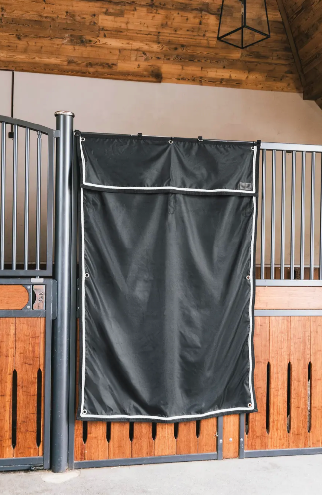 https://equitavisports.ca › products › draperie-de-stall-a-lepreuve-de-leau-kentucky-horsewear