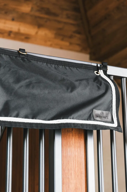 https://equitavisports.ca › products › draperie-de-stall-a-lepreuve-de-leau-kentucky-horsewear