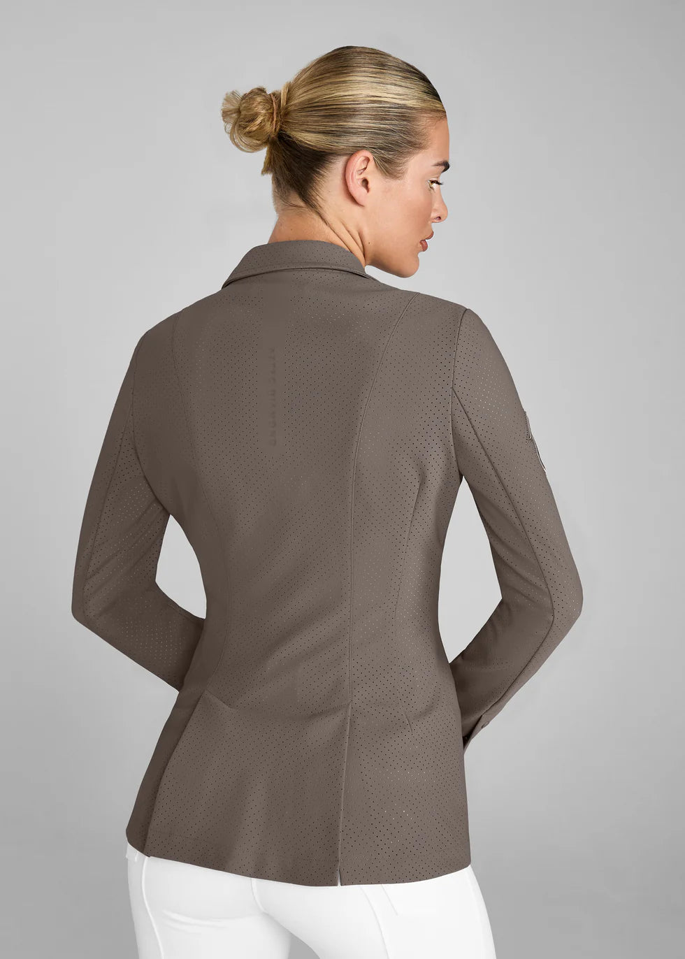 https://equitavisports.ca › products › veston-de-concours-pour-femme-perfore-aztec-diamond