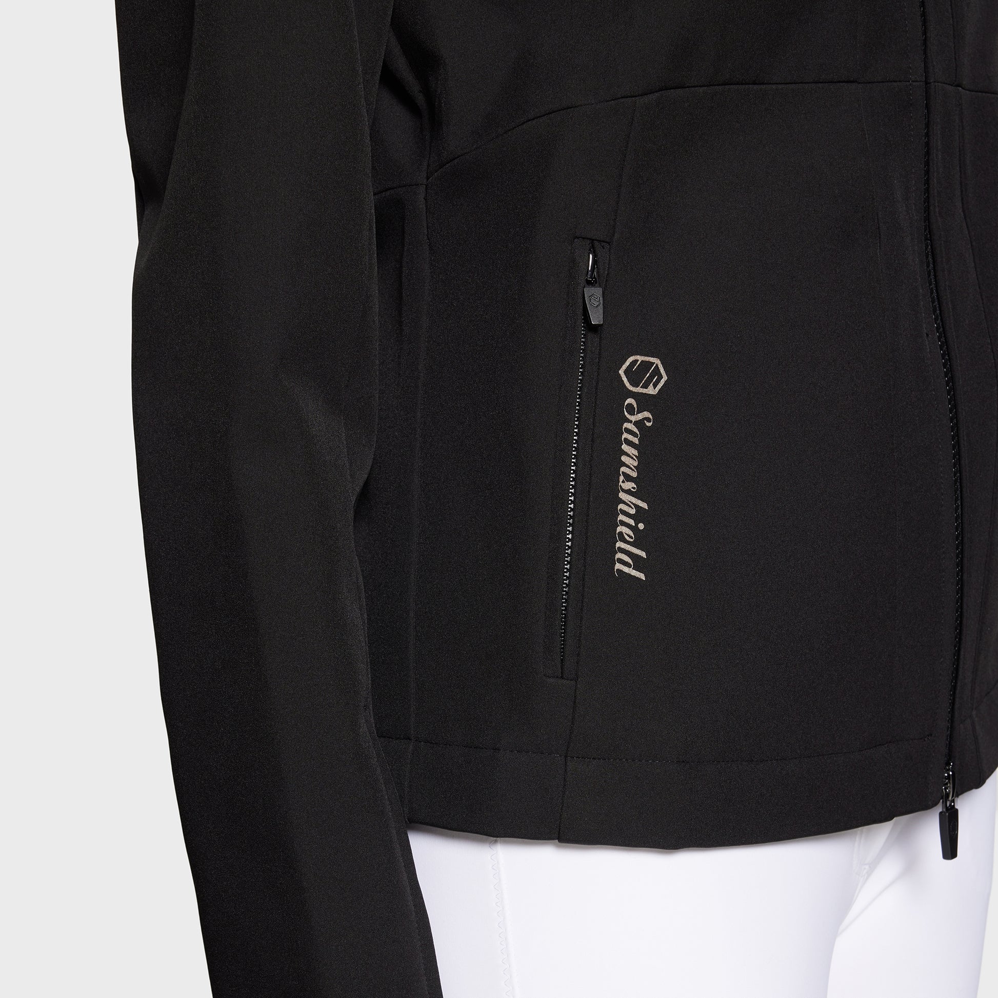 https://equitavisports.ca › products › manteau-court-softshell-victoria-samshield-fw25